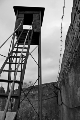 2021 11.06. Ravensbrück Blick auf den Wachturm und die Befestigungsmauer(11)